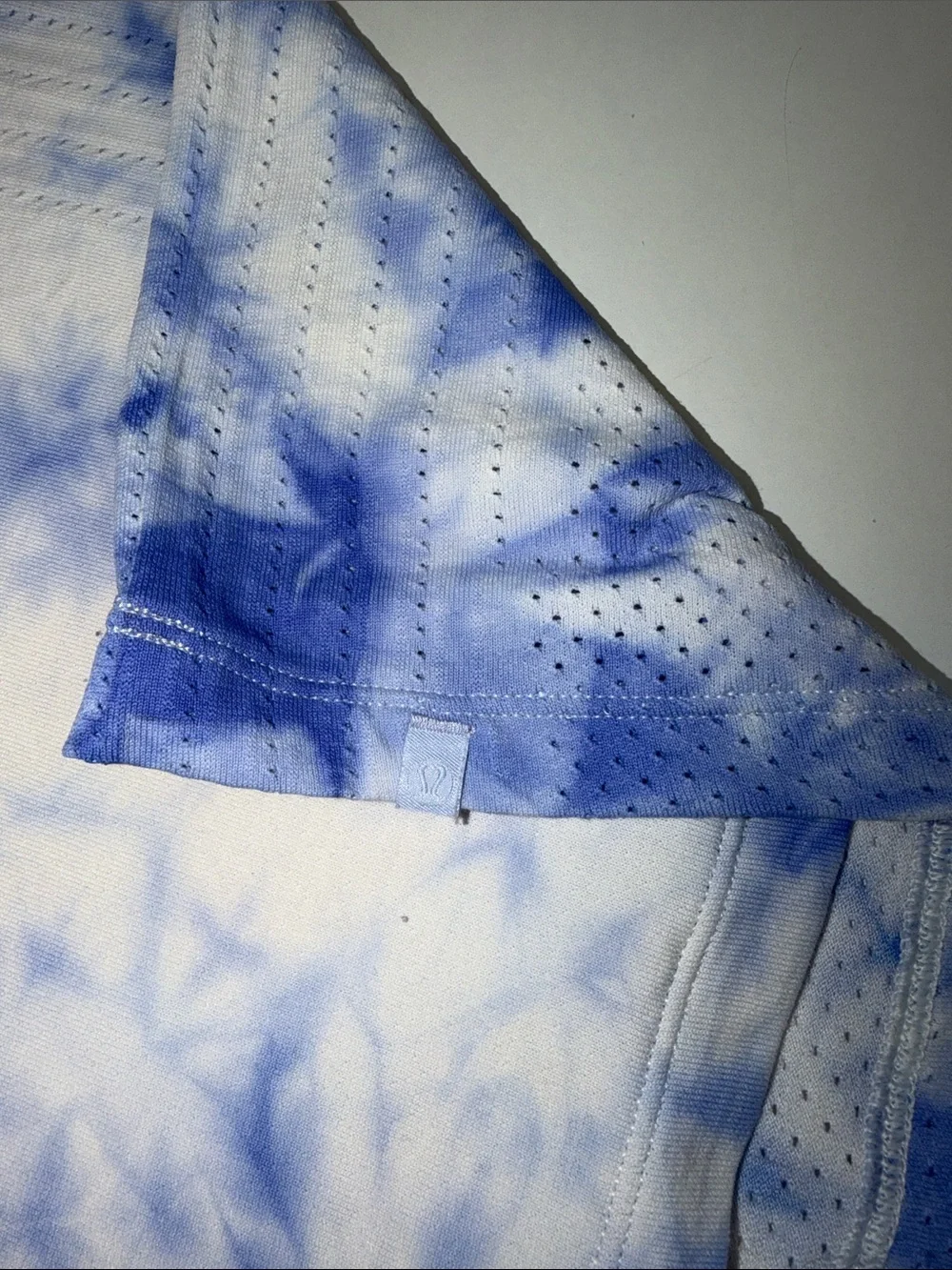 Lululemon Tie-Dye Blue Short-Sleeve cropped Shirt